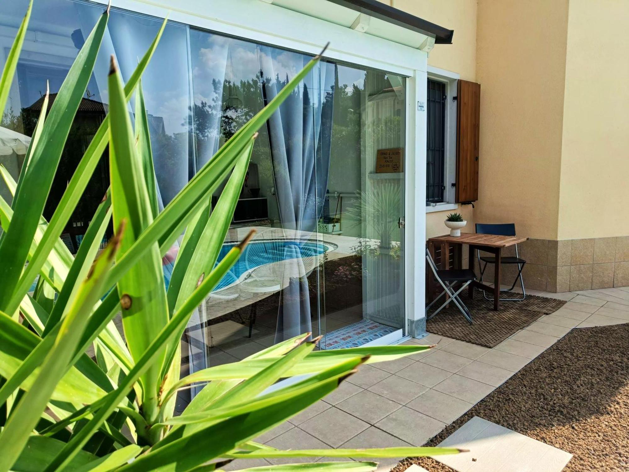 Picnic Room And Pool 卡斯特努沃德加尔达 外观 照片