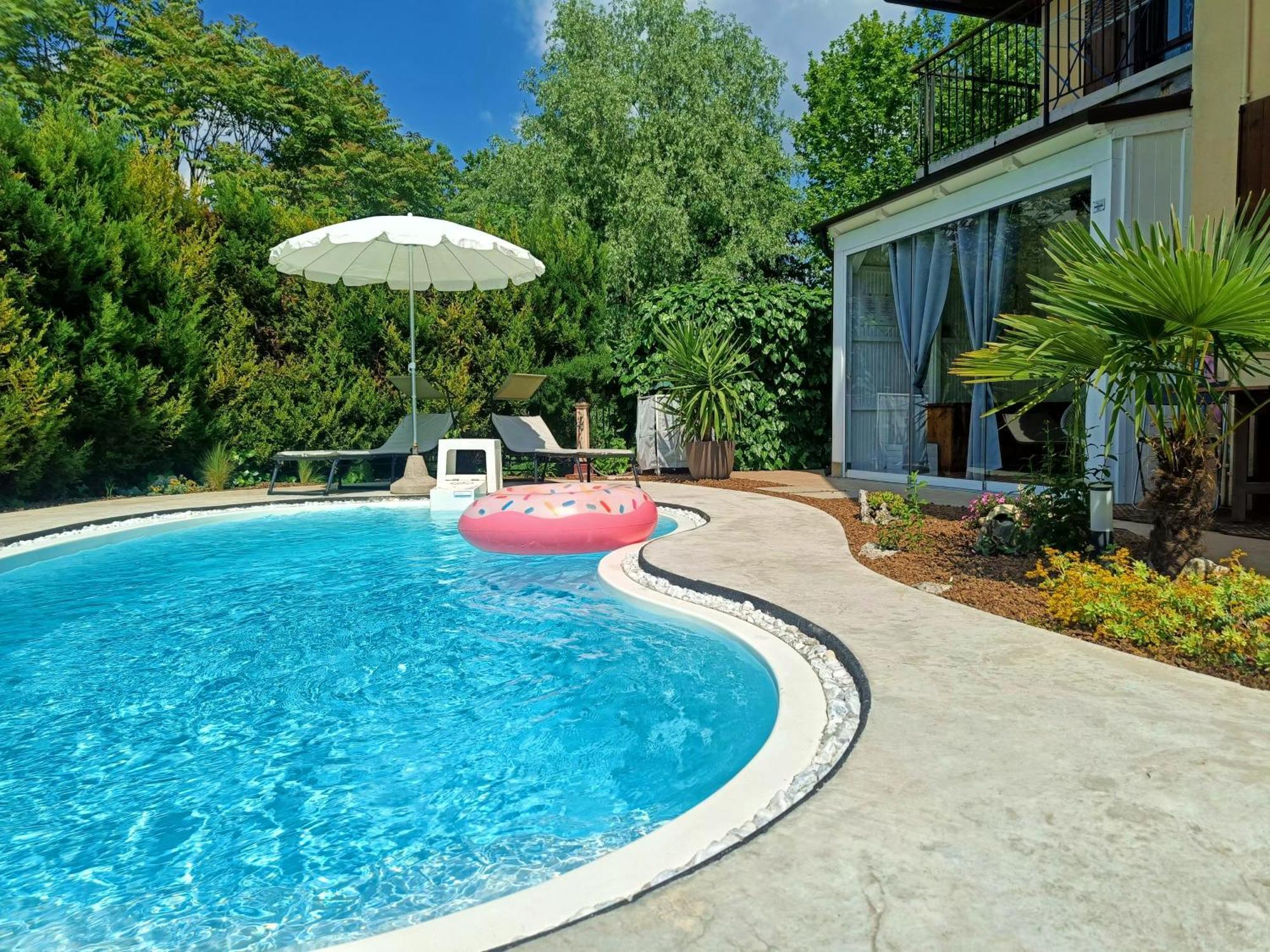 Picnic Room And Pool 卡斯特努沃德加尔达 外观 照片